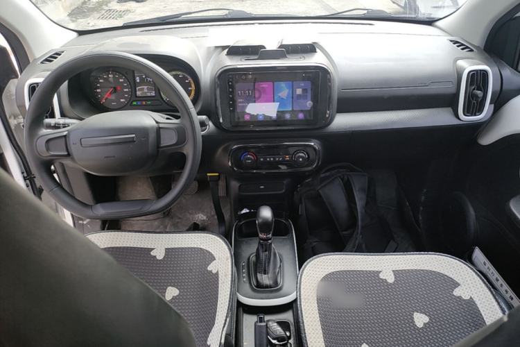 Used Roewe Clever 2022 311km QiQi BoBo Edition Center Console