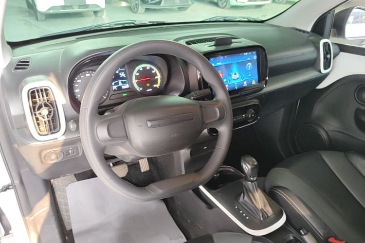 Used Roewe Clever 2022 311km QiQi BoBo Edition Center Console