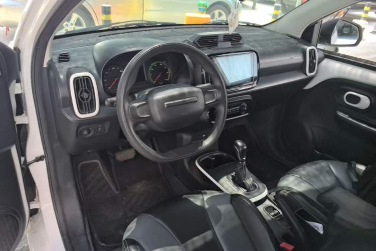 Used Roewe Clever 2022 311km QiQi BoBo Edition Center Console