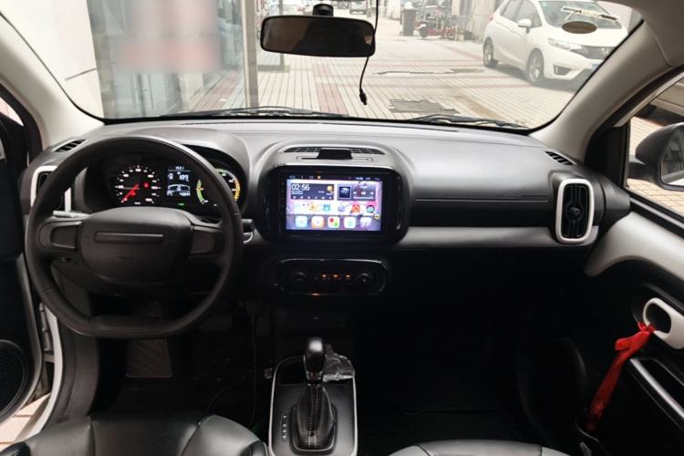 Used Roewe Clever 2022 311km QiQi BoBo Edition Center Console