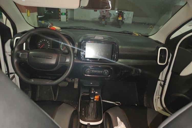 Used Roewe Clever 2022 311km QiQi BoBo Edition Center Console