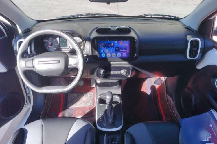 Used Roewe Clever 2022 311km QiQi BoBo Edition Center Console