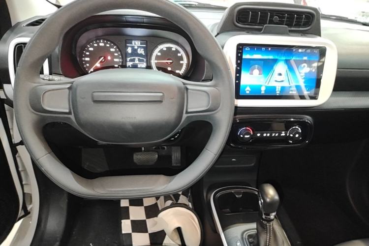 Used Roewe Clever 2022 311km QiQi BoBo Edition Center Console
