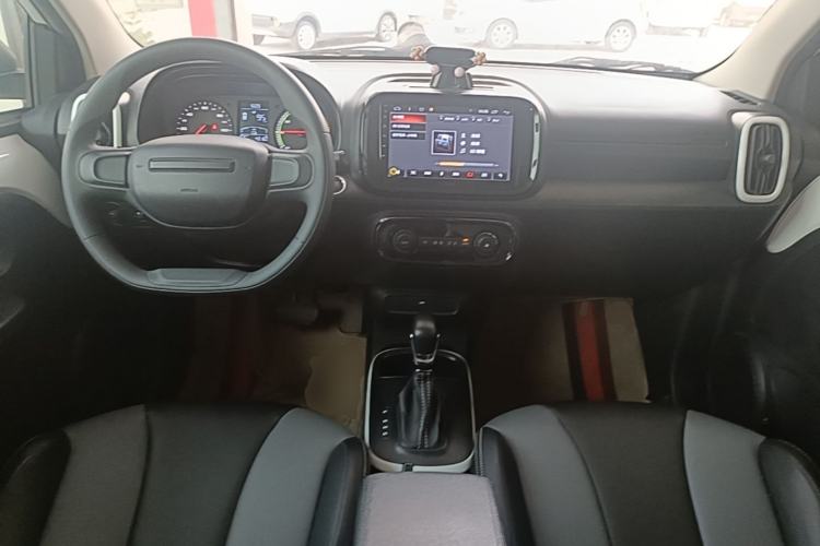 Used Roewe Clever 2022 311km QiQi BoBo Edition Center Console