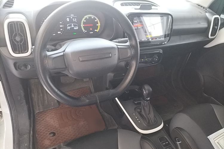 Used Roewe Clever 2022 311km QiQi BoBo Edition Center Console