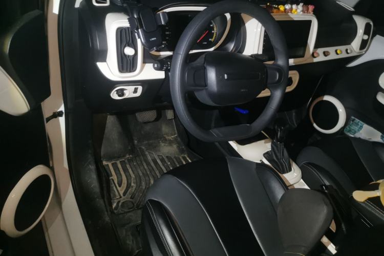 Used Roewe Clever 2022 311km QiQi BoBo Edition Center Console
