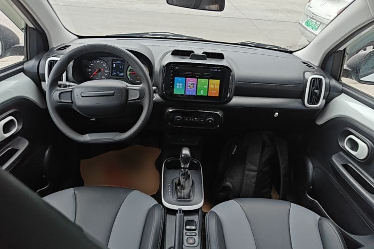 Used Roewe Clever 2022 311km QiQi BoBo Edition Center Console