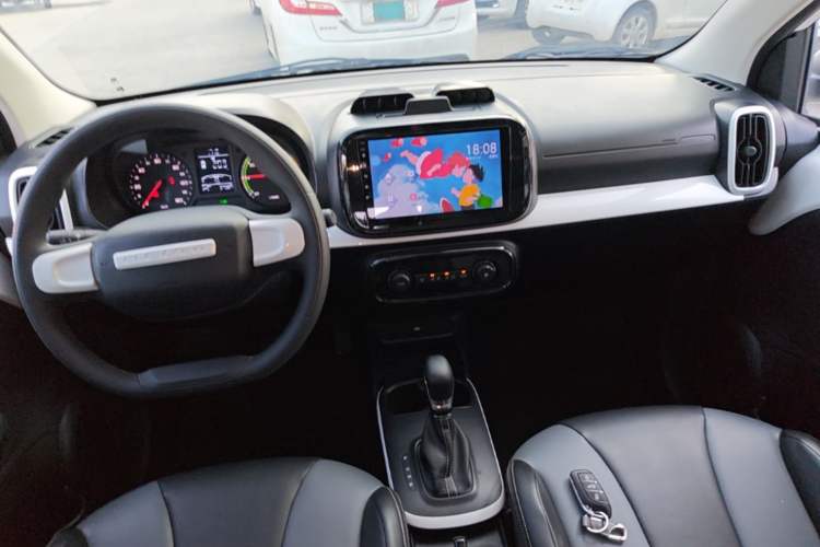 Used Roewe Clever 2022 311km QiQi BoBo Edition Center Console