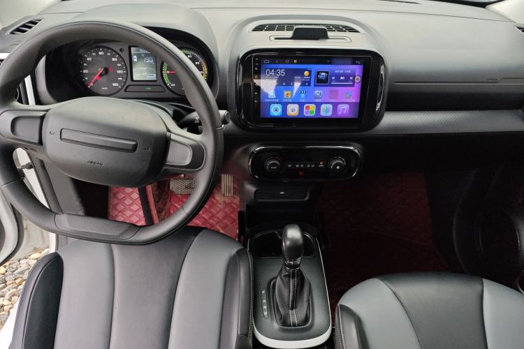 Used Roewe Clever 2022 311km QiQi BoBo Edition Center Console