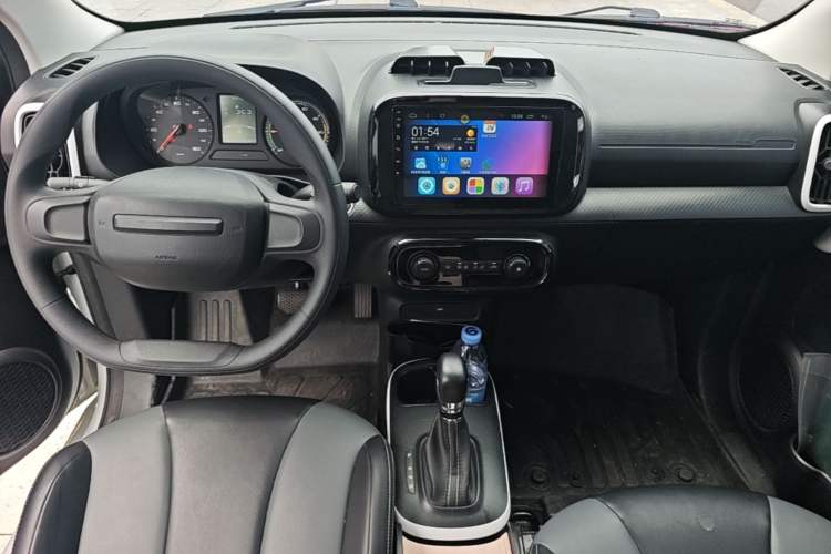 Used Roewe Clever 2022 311km QiQi BoBo Edition Center Console