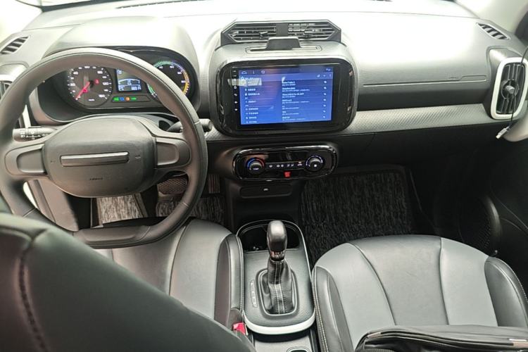 Used Roewe Clever 2022 311km QiQi BoBo Edition Center Console