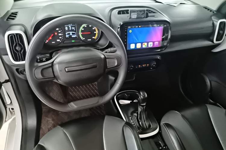 Used Roewe Clever 2022 311km QiQi BoBo Edition Center Console