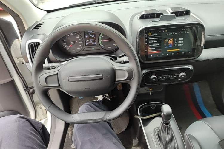 Used Roewe Clever 2022 311km QiQi BoBo Edition Center Console