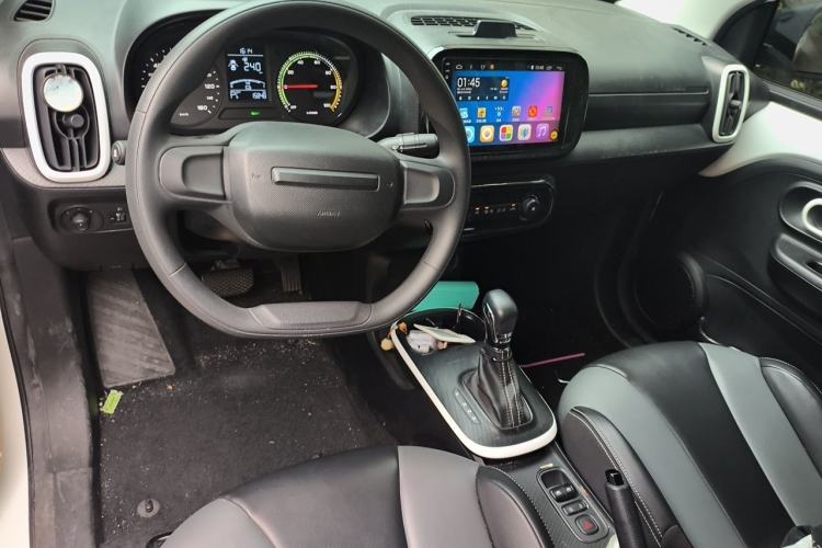 Used Roewe Clever 2022 311km QiQi BoBo Edition Center Console