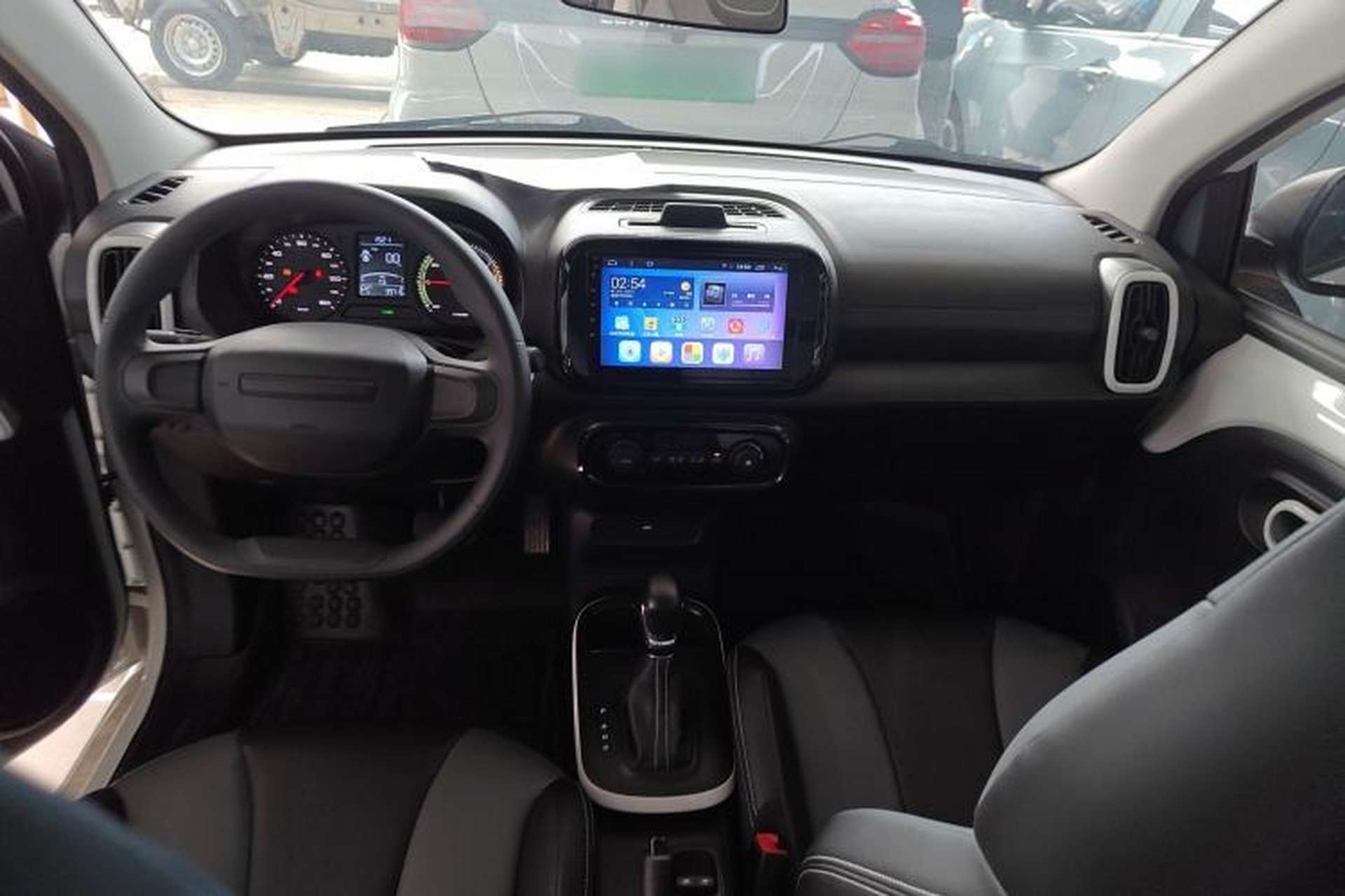 Used Roewe Clever 2022 311km QiQi BoBo Edition Center Console