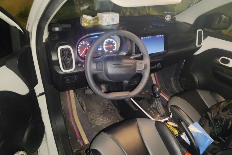 Used Roewe Clever 2022 311km QiQi BoBo Edition Center Console