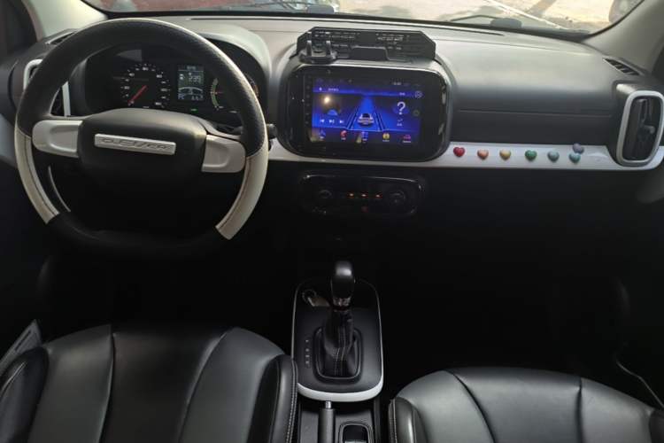 Used Roewe Clever 2022 311km QiQi BoBo Edition Center Console