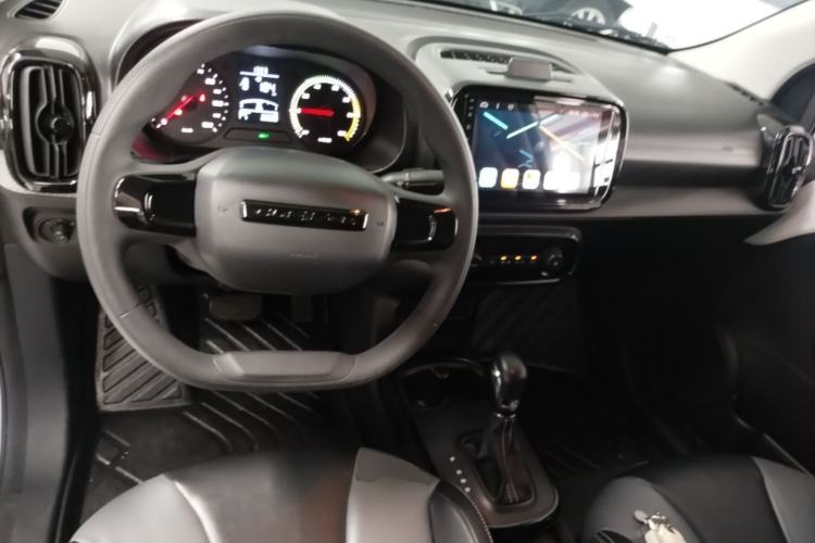 Used Roewe Clever 2022 311km QiQi BoBo Edition Center Console