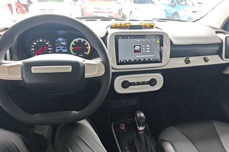 Used Roewe Clever 2022 311km QiQi BoBo Edition Center Console