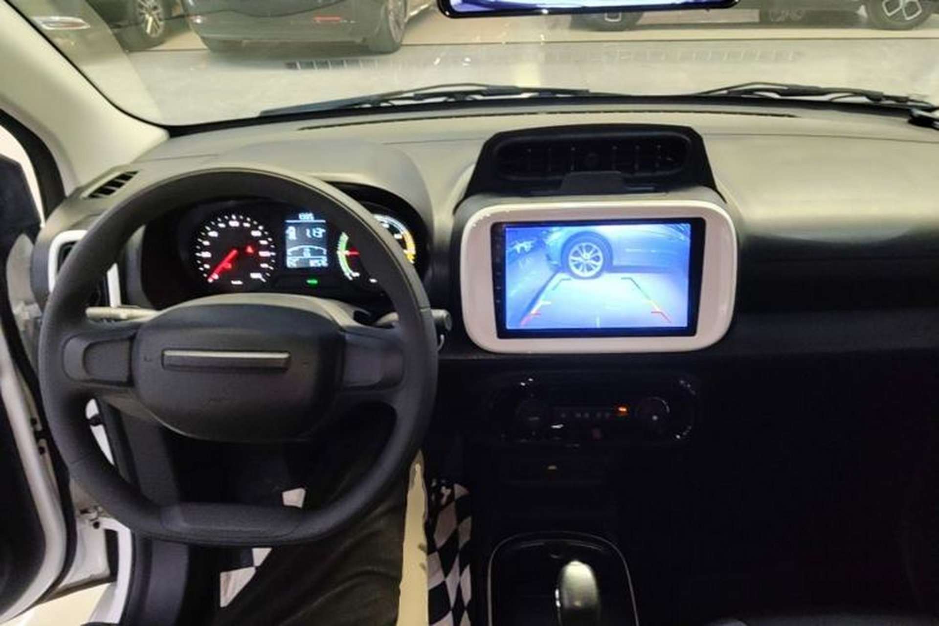 Used Roewe Clever 2022 311km QiQi BoBo Edition Center Console