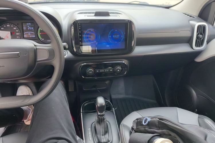 Used Roewe Clever 2022 311km QiQi BoBo Edition Center Console
