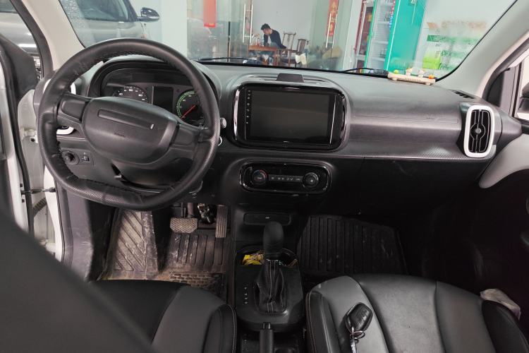 Used Roewe Clever 2022 311km QiQi BoBo Edition Center Console