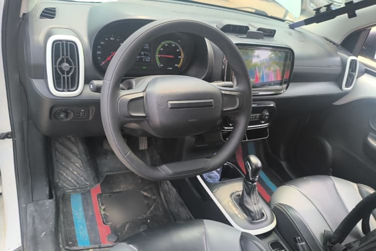 Used Roewe Clever 2022 311km QiQi BoBo Edition Center Console