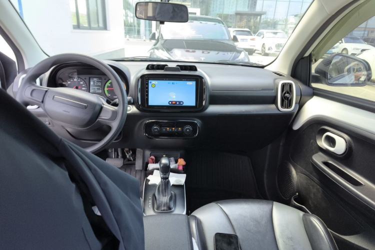 Used Roewe Clever 2022 311km QiQi BoBo Edition Center Console