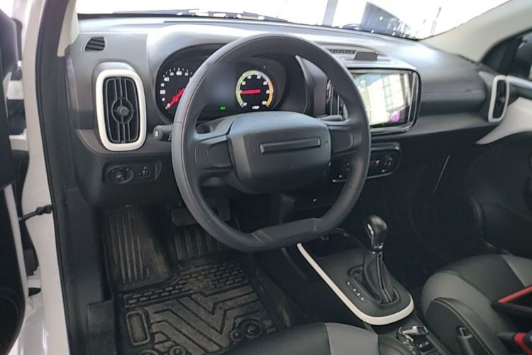 Used Roewe Clever 2022 311km QiQi BoBo Edition Center Console