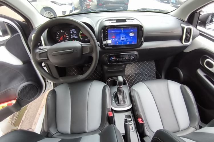 Used Roewe Clever 2022 311km QiQi BoBo Edition Center Console