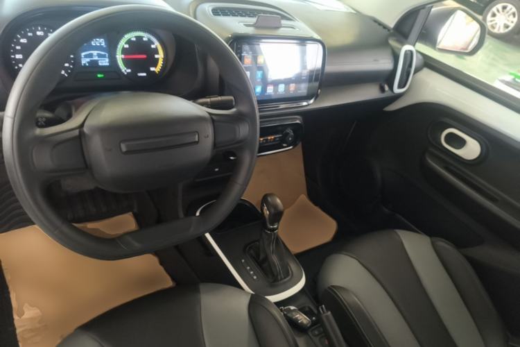 Used Roewe Clever 2022 311km QiQi BoBo Edition Center Console