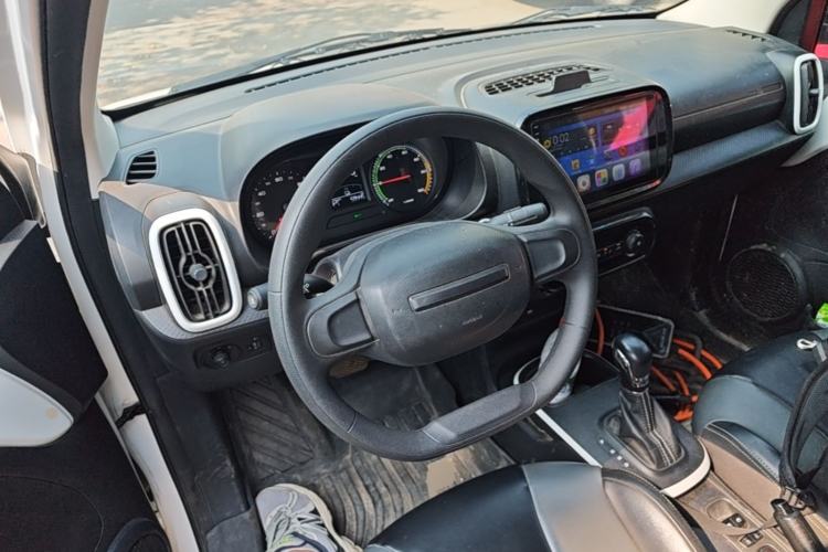 Used Roewe Clever 2022 311km QiQi BoBo Edition Center Console