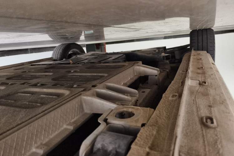 Used Roewe Clever 2022 311km QiQi BoBo Edition Chassis Rear Left