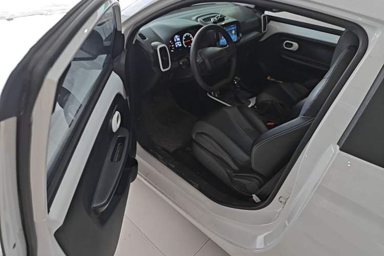 Used Roewe Clever 2022 311km QiQi BoBo Edition Driver Seat