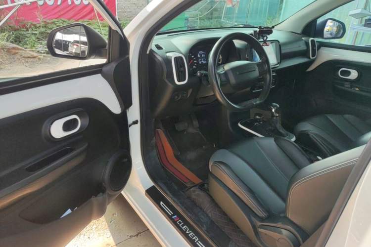 Used Roewe Clever 2022 311km QiQi BoBo Edition Driver Seat