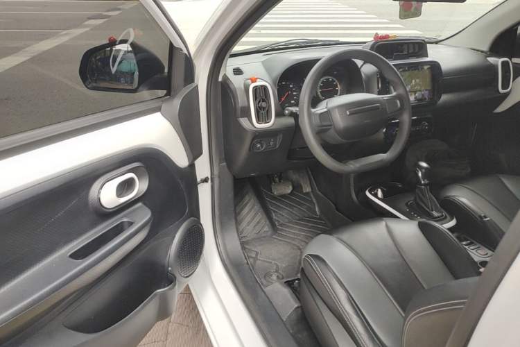 Used Roewe Clever 2022 311km QiQi BoBo Edition Driver Seat