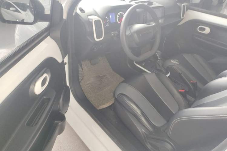 Used Roewe Clever 2022 311km QiQi BoBo Edition Driver Seat