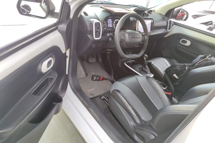 Used Roewe Clever 2022 311km QiQi BoBo Edition Driver Seat