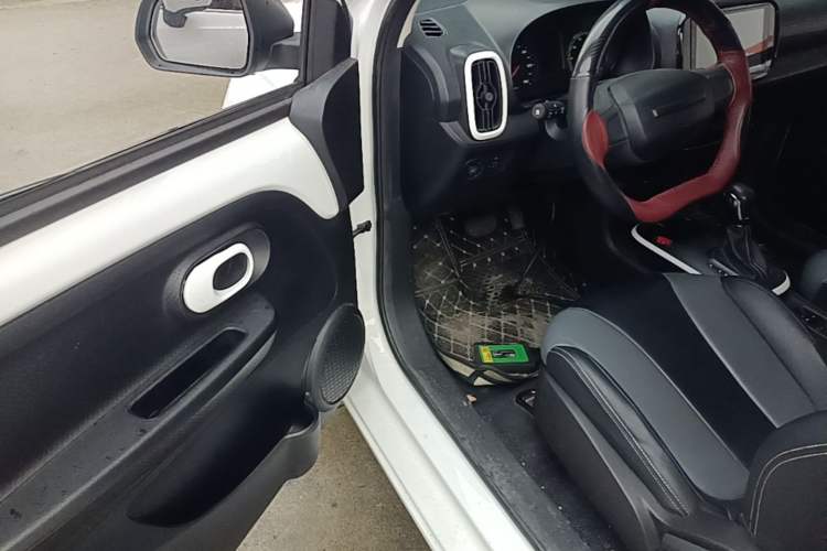Used Roewe Clever 2022 311km QiQi BoBo Edition Driver Seat