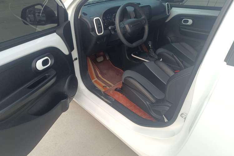 Used Roewe Clever 2022 311km QiQi BoBo Edition Driver Seat