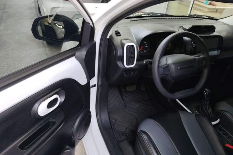Used Roewe Clever 2022 311km QiQi BoBo Edition Driver Seat