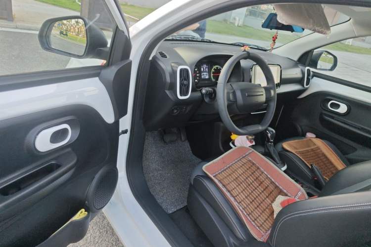 Used Roewe Clever 2022 311km QiQi BoBo Edition Driver Seat
