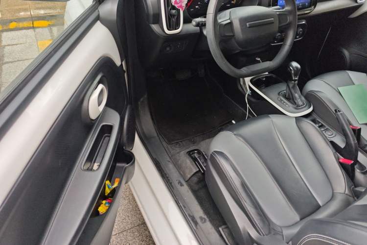 Used Roewe Clever 2022 311km QiQi BoBo Edition Driver Seat