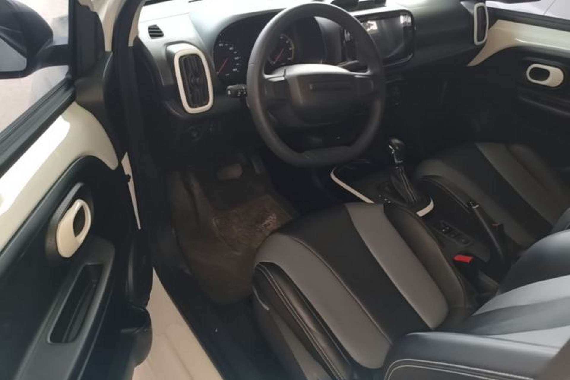Used Roewe Clever 2022 311km QiQi BoBo Edition Driver Seat