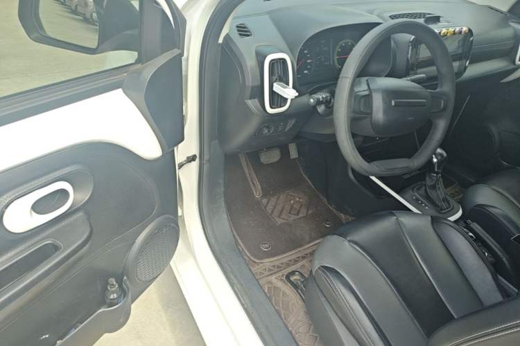 Used Roewe Clever 2022 311km QiQi BoBo Edition Driver Seat