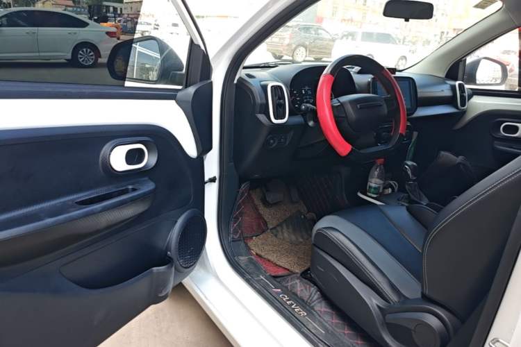 Used Roewe Clever 2022 311km QiQi BoBo Edition Driver Seat