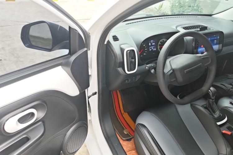 Used Roewe Clever 2022 311km QiQi BoBo Edition Driver Seat