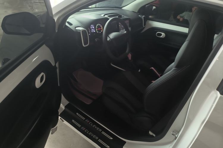 Used Roewe Clever 2022 311km QiQi BoBo Edition Driver Seat