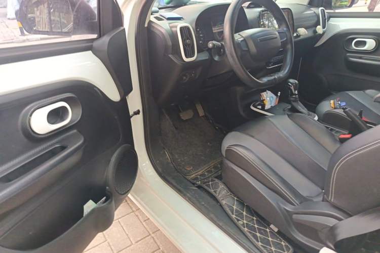 Used Roewe Clever 2022 311km QiQi BoBo Edition Driver Seat