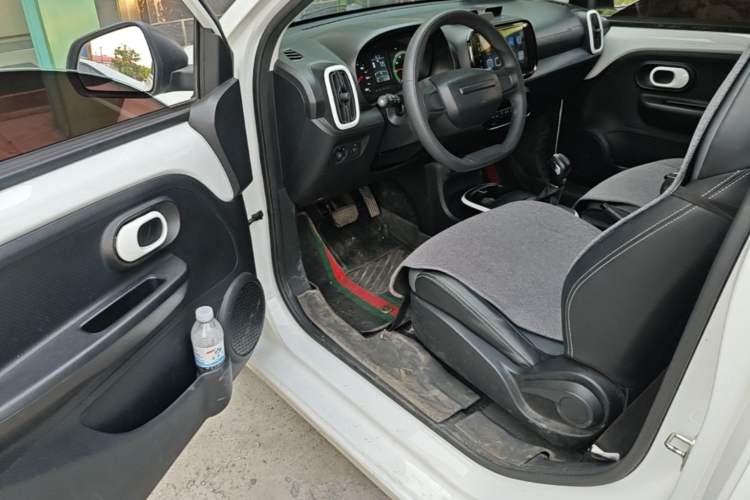 Used Roewe Clever 2022 311km QiQi BoBo Edition Driver Seat